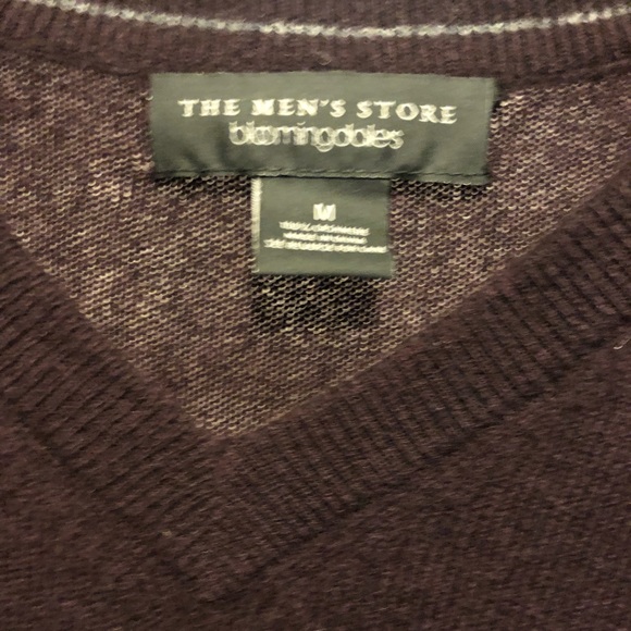 NEW Men’s Cashmere VNeck Cardigan Sweater Medium - Picture 3 of 4